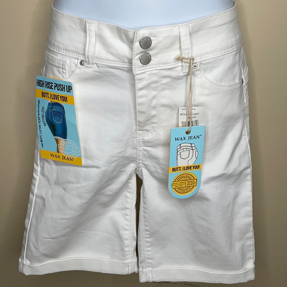 High rise Bermuda shorts.